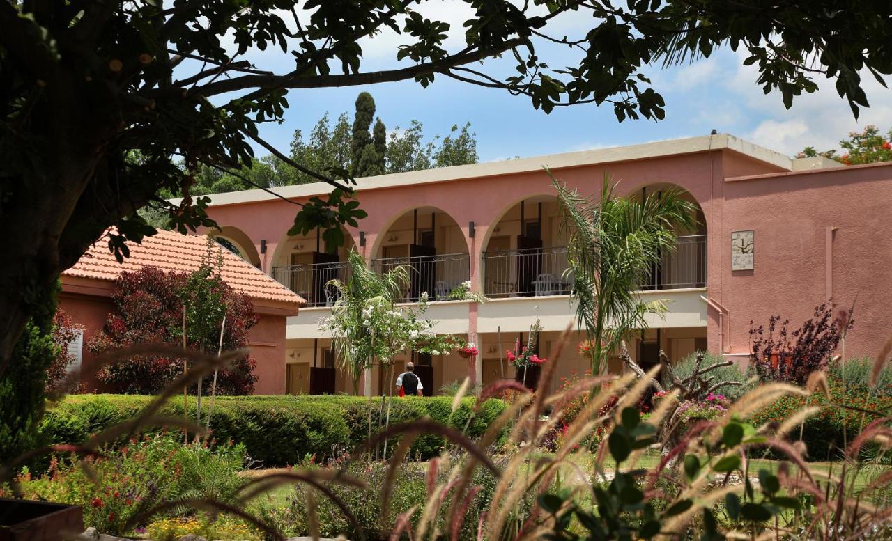 Shaar Hagolan Kibbutz Country Lodging Kültér fotó