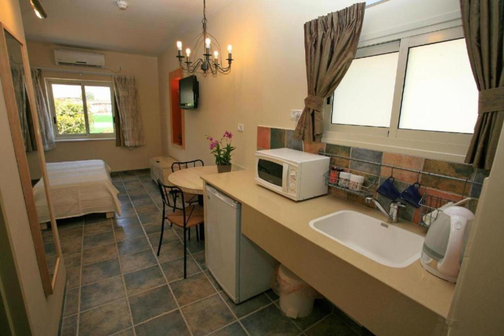 Shaar Hagolan Kibbutz Country Lodging Kültér fotó