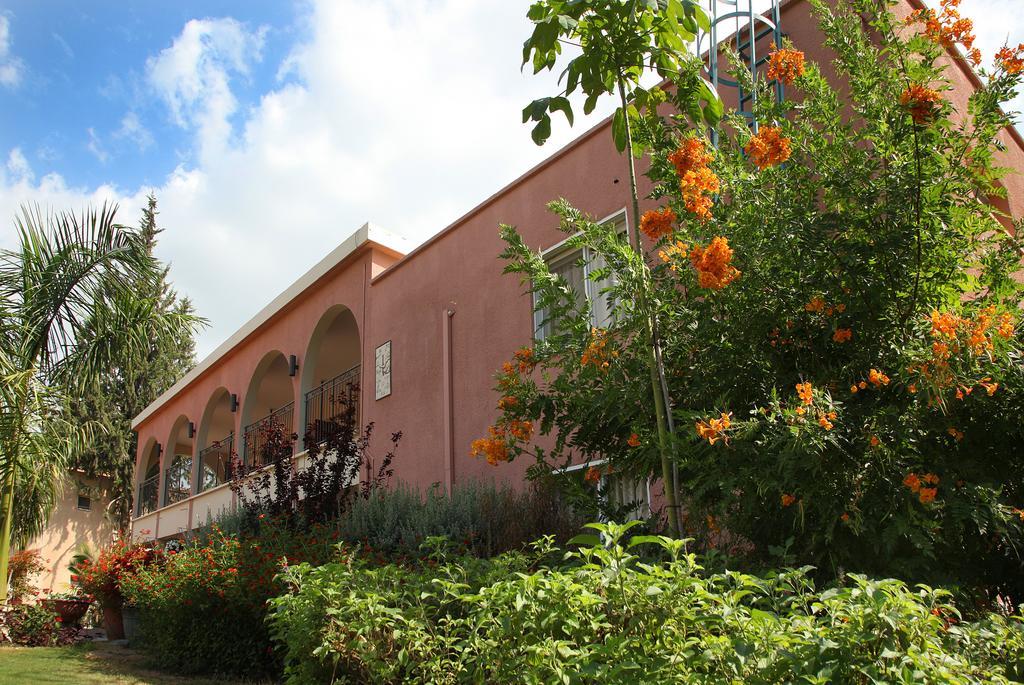 Shaar Hagolan Kibbutz Country Lodging Kültér fotó