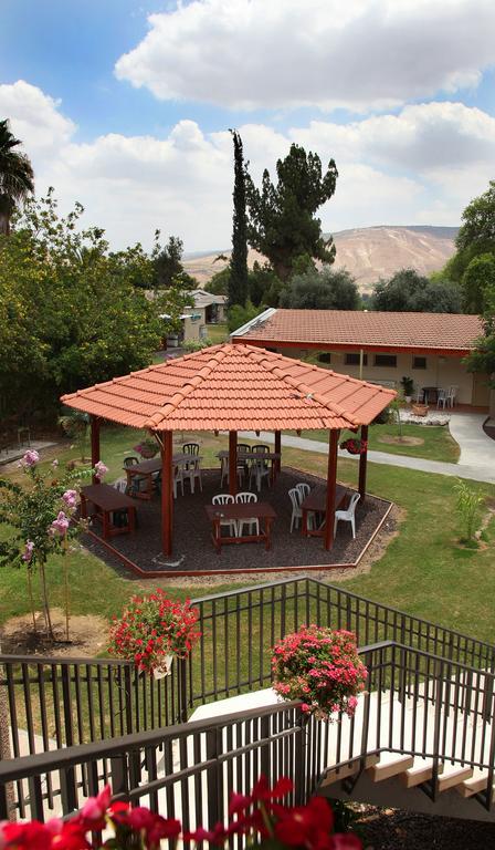 Shaar Hagolan Kibbutz Country Lodging Kültér fotó