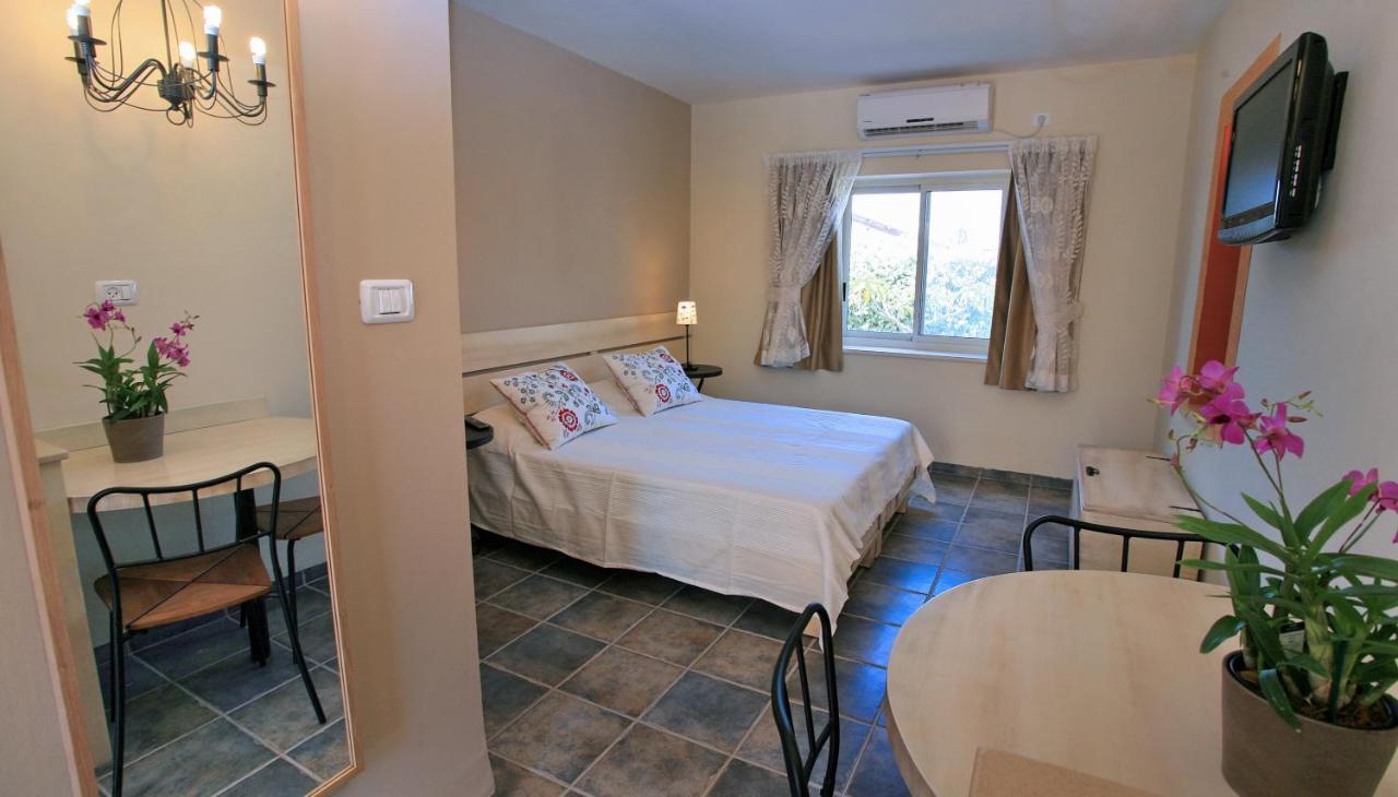 Shaar Hagolan Kibbutz Country Lodging Kültér fotó