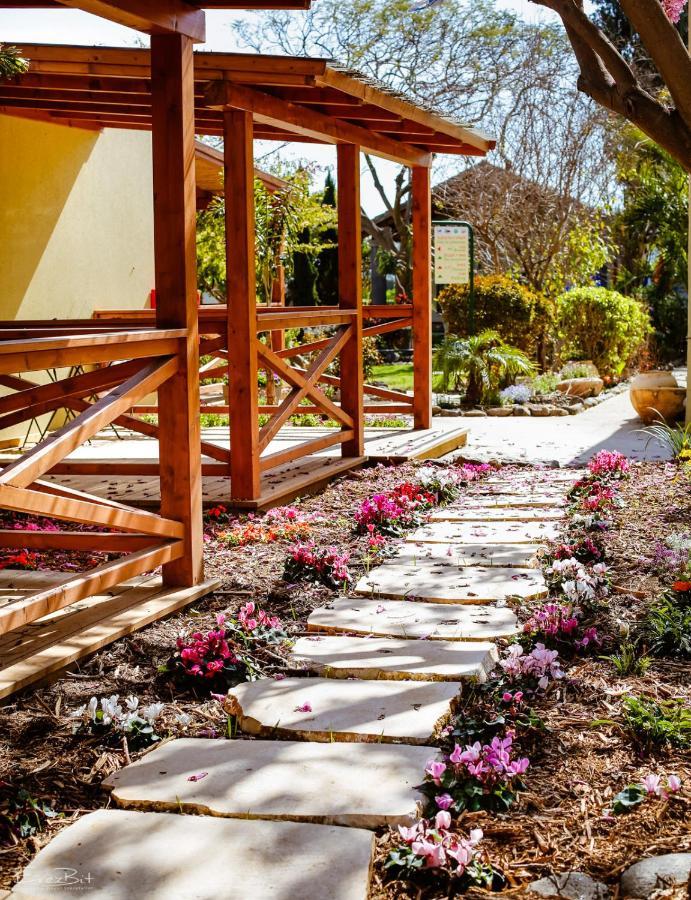 Shaar Hagolan Kibbutz Country Lodging Kültér fotó